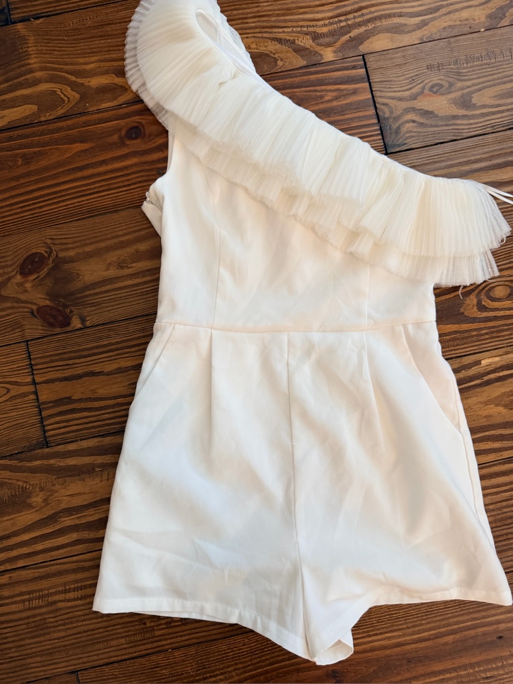 One-Shoulder White Ruffle Romper - Chic Summer Jumpsuit